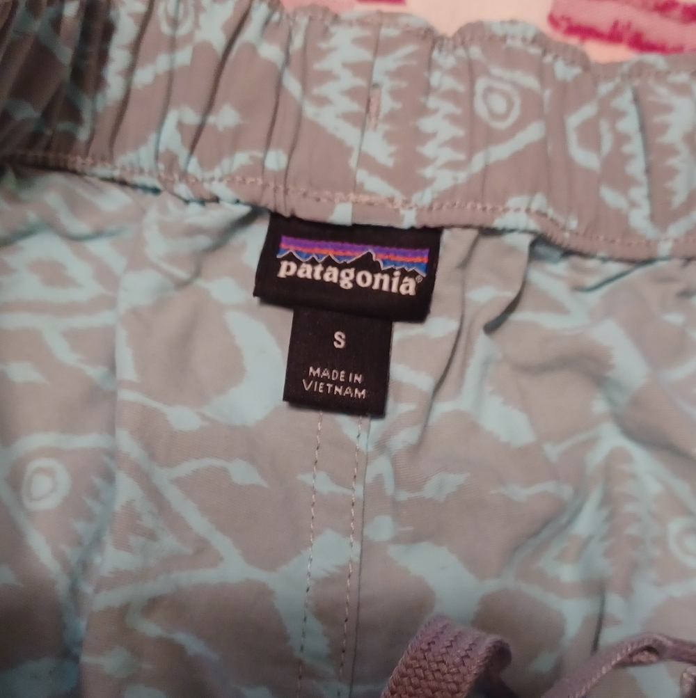 Patagonia Gray and Seafoam Fish Patterned Shorts Small - Picture 3 of 5